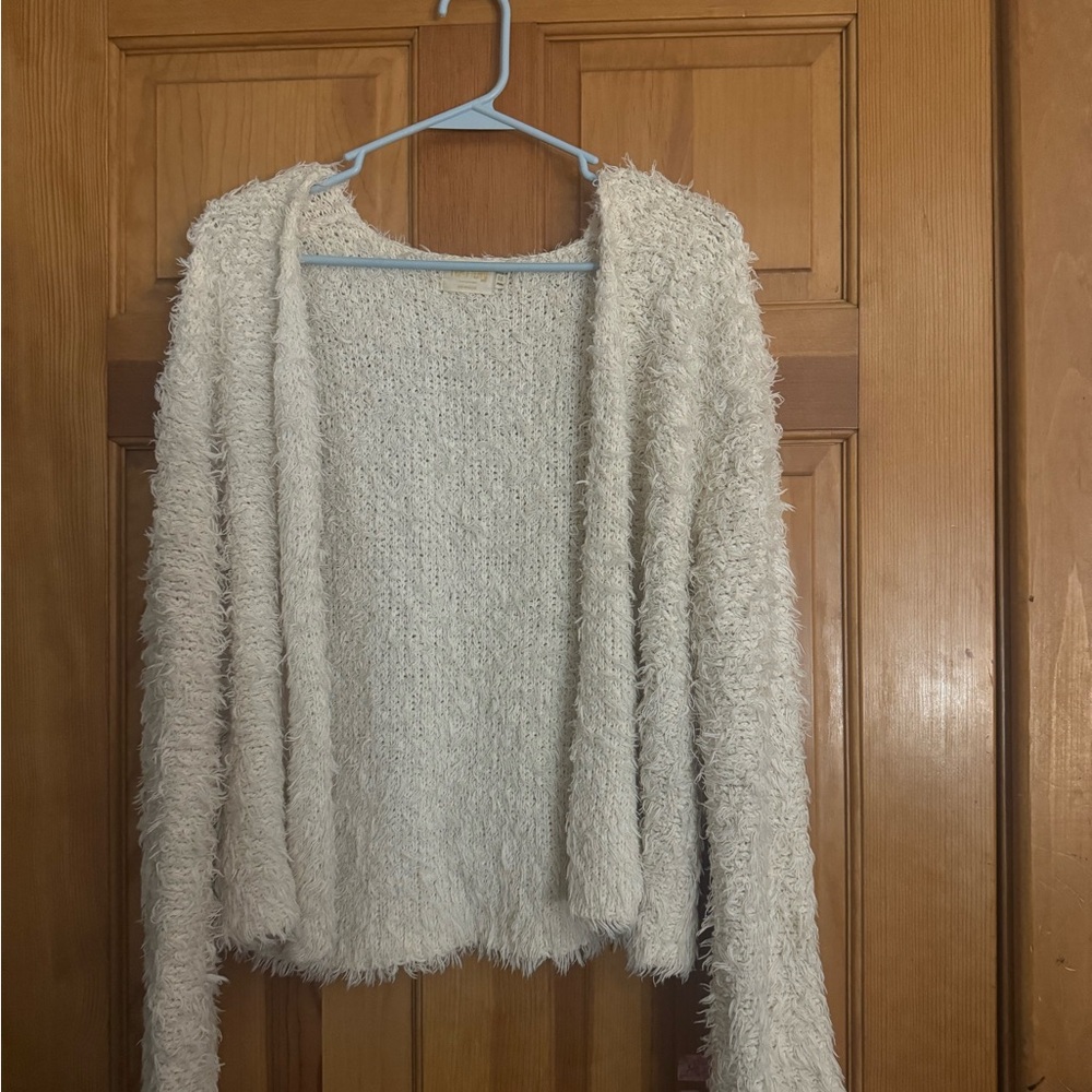 Cozy White Open Sweater ( Size M )